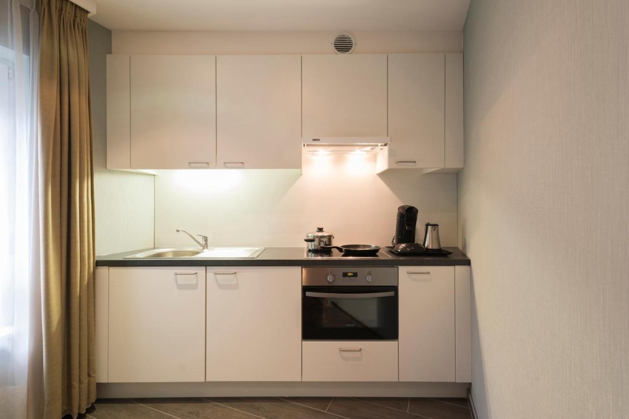 Aragon House * Brujas